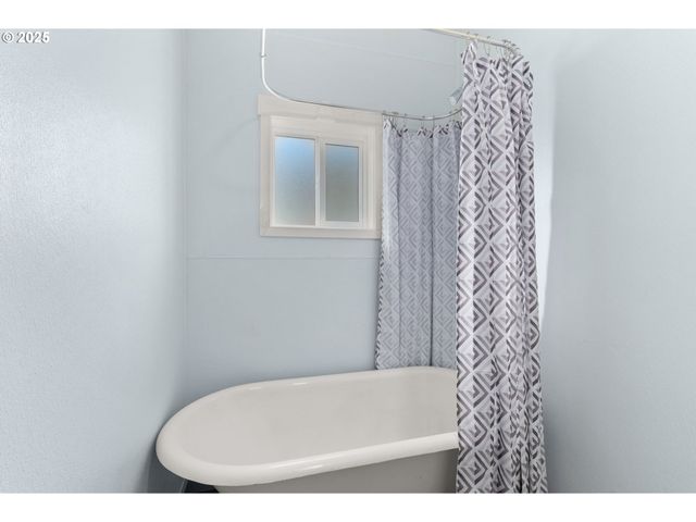 625 S GOLD St, Centralia, WA 98531