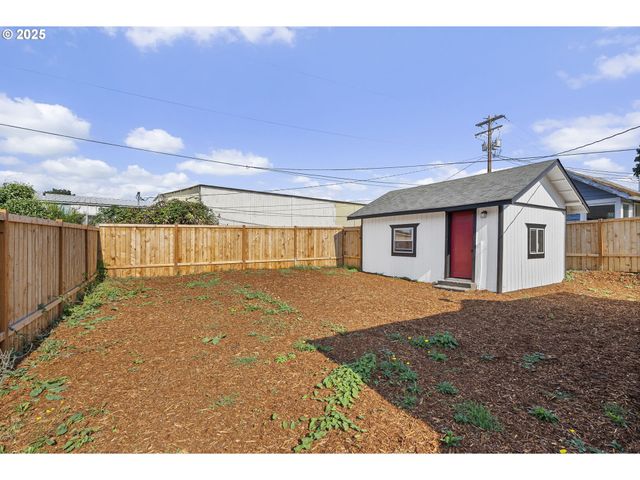 625 S GOLD St, Centralia, WA 98531