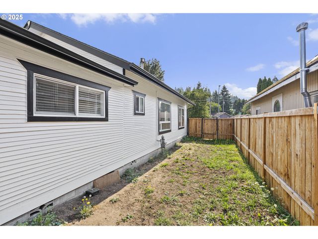 625 S GOLD St, Centralia, WA 98531