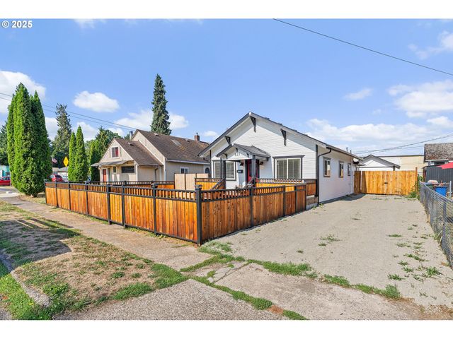 625 S GOLD St, Centralia, WA 98531