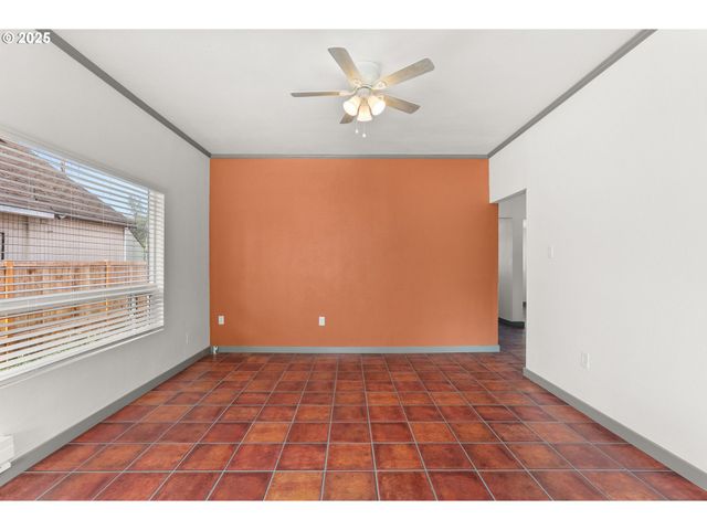 625 S GOLD St, Centralia, WA 98531