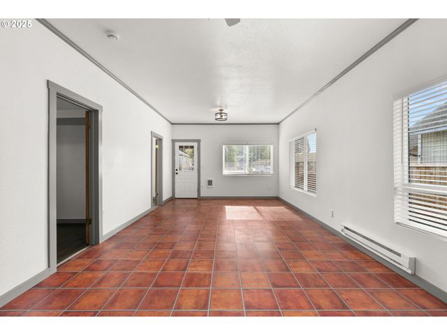 625 S GOLD St, Centralia, WA 98531