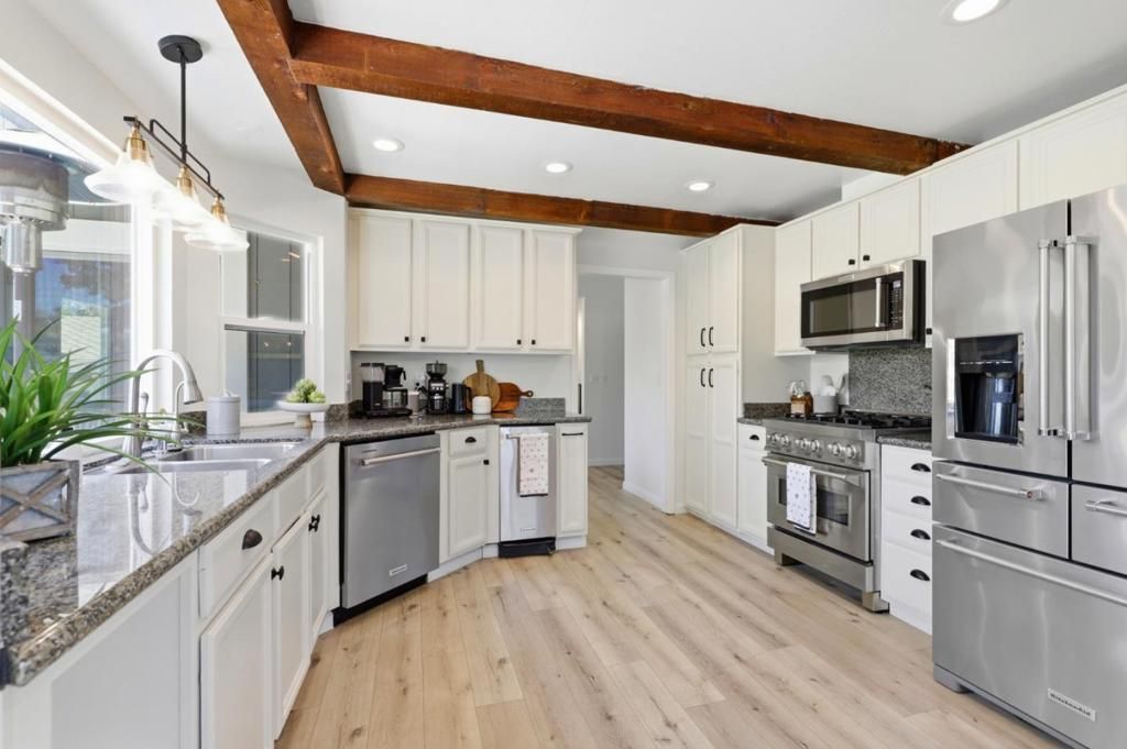Image 15 of property listing at 3460 Oak Hill Court, Morgan Hill, CA 95037