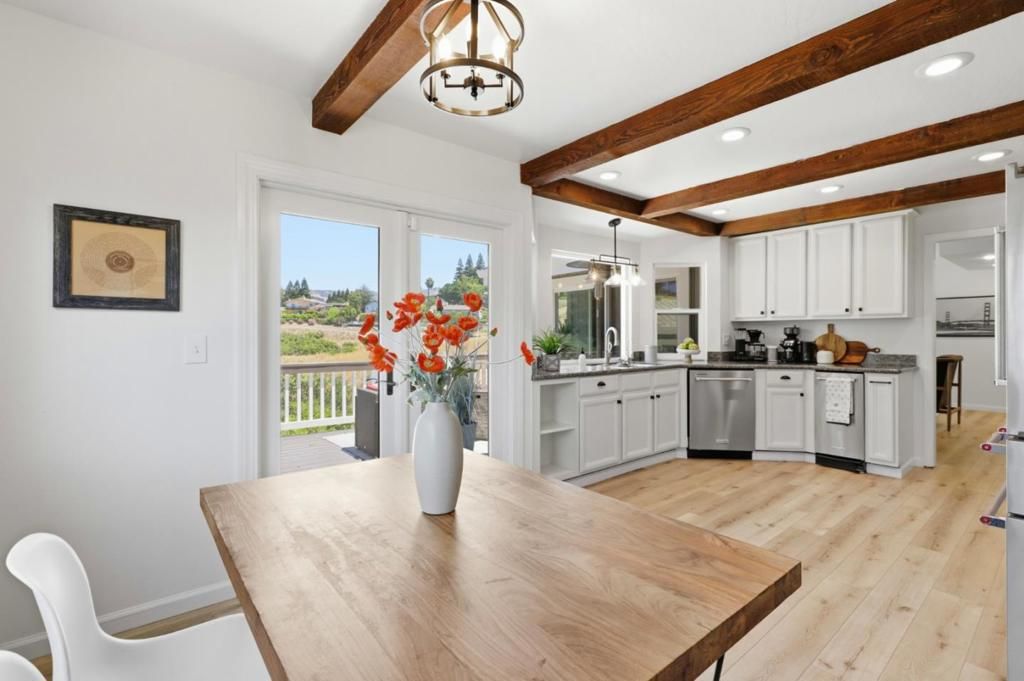 Image 17 of property listing at 3460 Oak Hill Court, Morgan Hill, CA 95037
