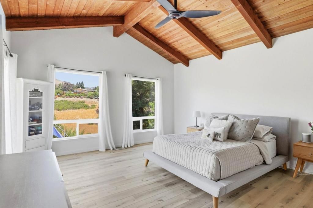 Image 27 of property listing at 3460 Oak Hill Court, Morgan Hill, CA 95037