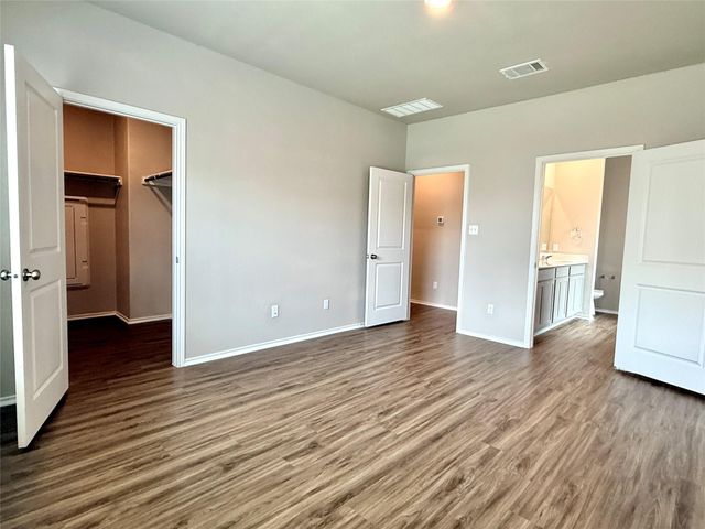 129 Perfect World LOOP, Jarrell, TX 76537