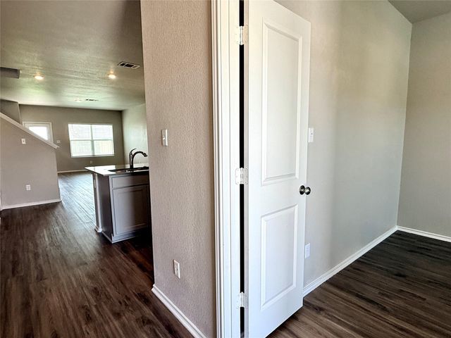 129 Perfect World LOOP, Jarrell, TX 76537