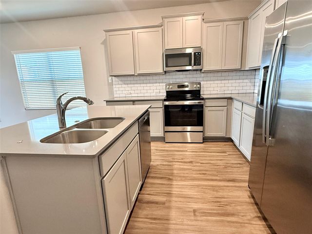 129 Perfect World LOOP, Jarrell, TX 76537