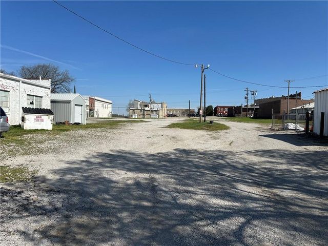 211 W Franklin Street, Richmond, MO 64085