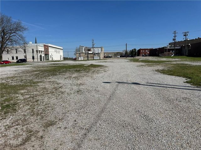 211 W Franklin Street, Richmond, MO 64085