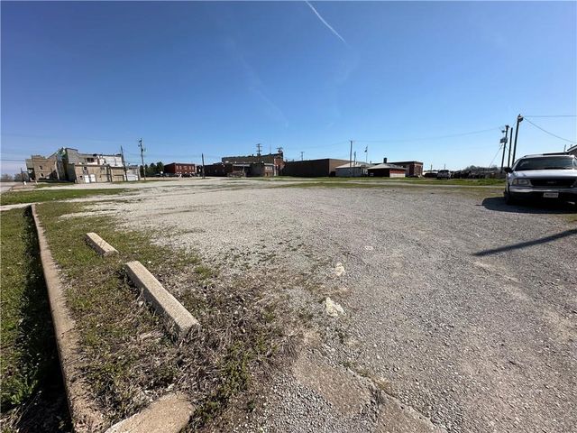 211 W Franklin Street, Richmond, MO 64085