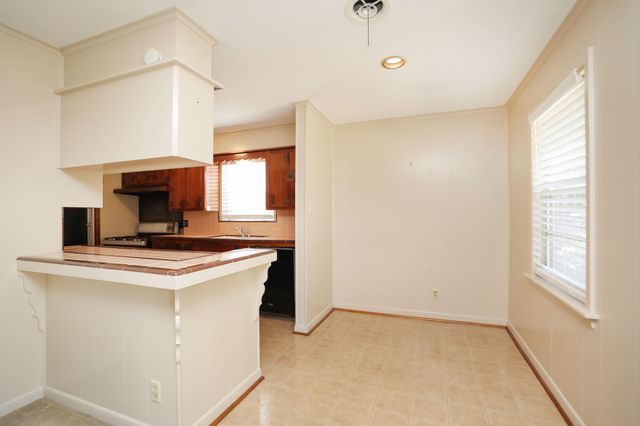 7158 Sharpview Drive, Houston, TX 77074