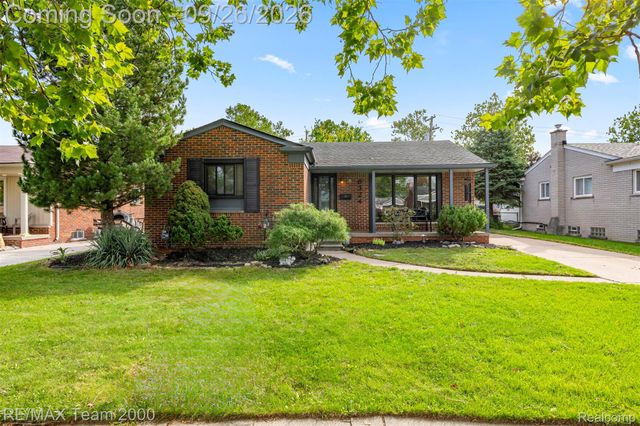 6324 Cambourne Road, Dearborn Heights, MI 48127