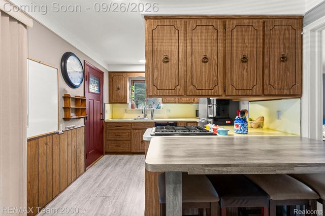 6324 Cambourne Road, Dearborn Heights, MI 48127