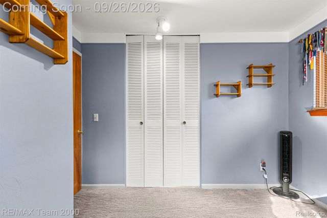 6324 Cambourne Road, Dearborn Heights, MI 48127