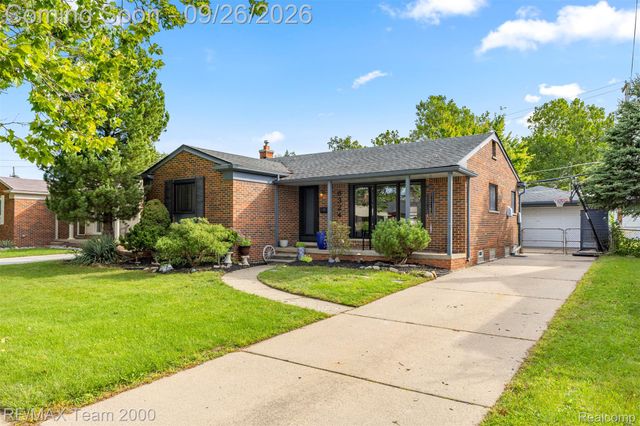 6324 Cambourne Road, Dearborn Heights, MI 48127