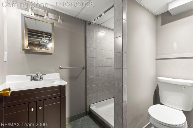 6324 Cambourne Road, Dearborn Heights, MI 48127