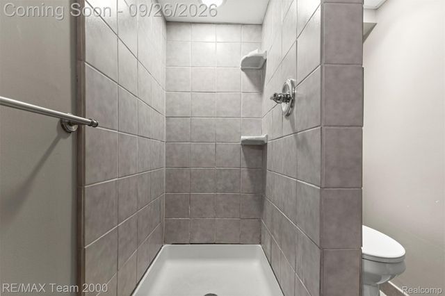 6324 Cambourne Road, Dearborn Heights, MI 48127