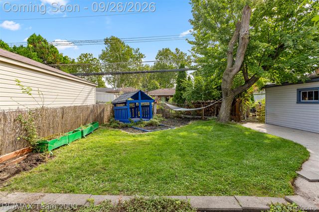 6324 Cambourne Road, Dearborn Heights, MI 48127
