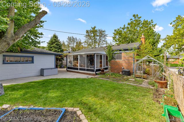6324 Cambourne Road, Dearborn Heights, MI 48127