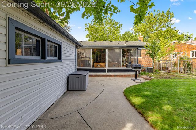 6324 Cambourne Road, Dearborn Heights, MI 48127