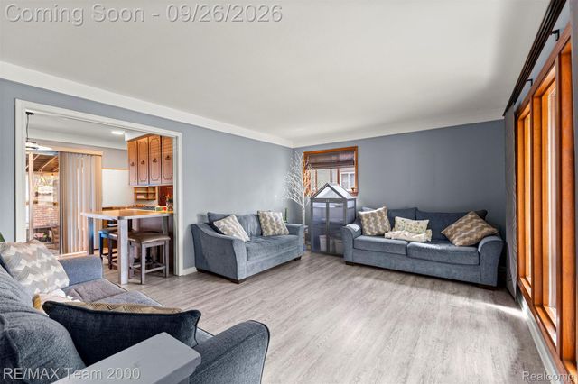 6324 Cambourne Road, Dearborn Heights, MI 48127
