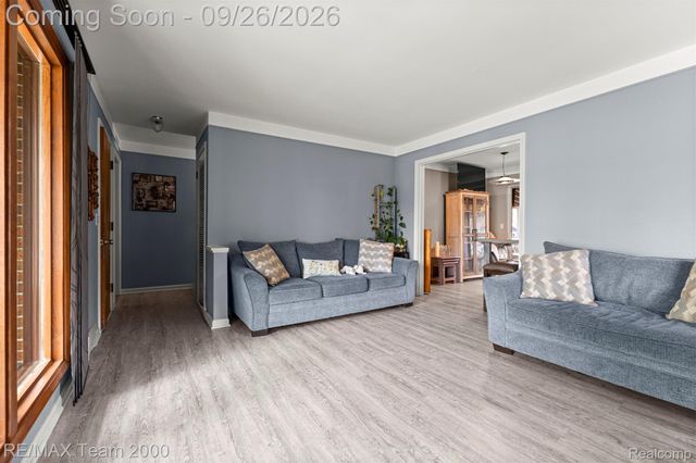 6324 Cambourne Road, Dearborn Heights, MI 48127