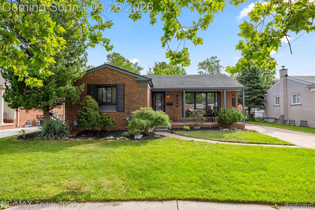 6324 Cambourne Road, Dearborn Heights, MI 48127