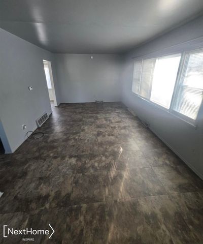 929 W Genesee Street, Flint, MI 48504