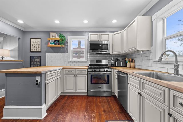 9092 Main Street, Whitmore Lake, MI 48189