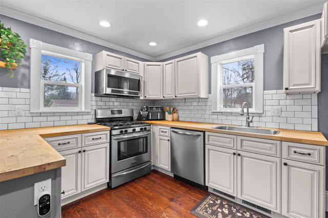 9092 Main Street, Whitmore Lake, MI 48189