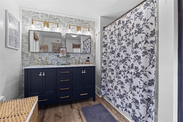 9092 Main Street, Whitmore Lake, MI 48189