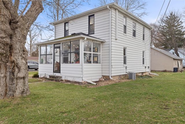 9092 Main Street, Whitmore Lake, MI 48189