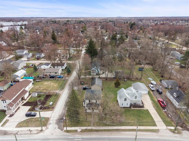 9092 Main Street, Whitmore Lake, MI 48189