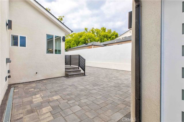 1244 Allen Avenue, Glendale, CA 91201