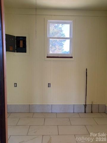 5376 Rhoney Road, Connelly Springs, NC 28612