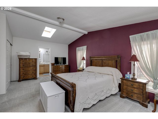 655 Ne BURNETT Rd 9, Mc Minnville, OR 97128