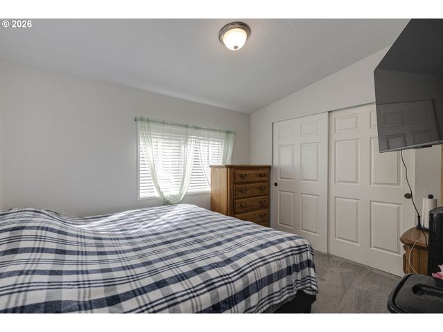 655 Ne BURNETT Rd 9, Mc Minnville, OR 97128