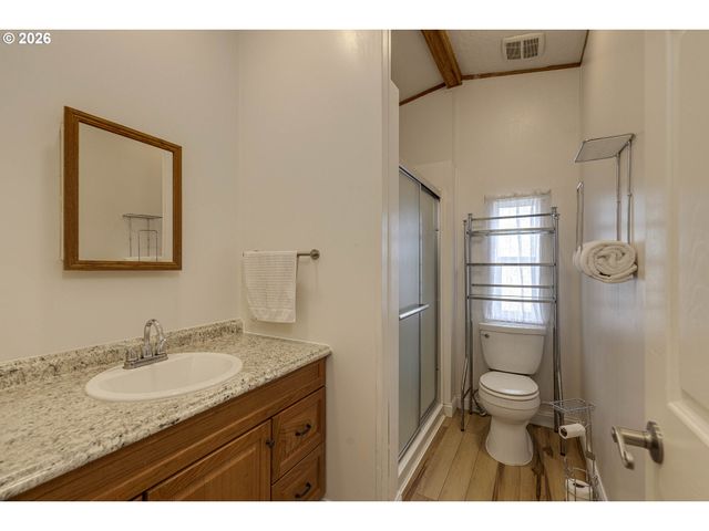 655 Ne BURNETT Rd 9, Mc Minnville, OR 97128