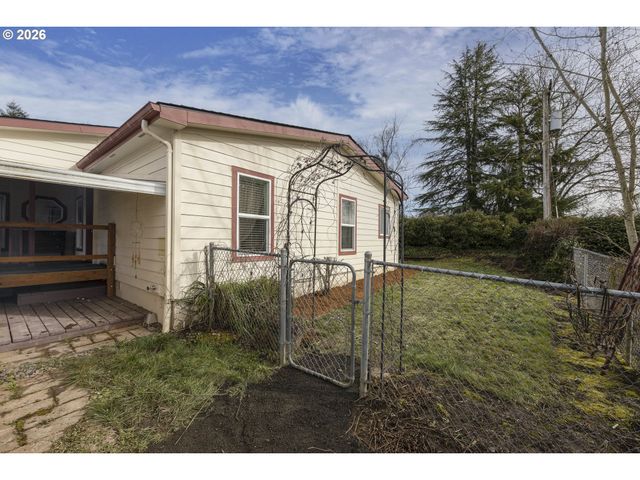 655 Ne BURNETT Rd 9, Mc Minnville, OR 97128