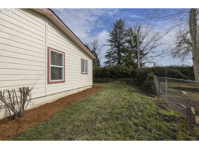 655 Ne BURNETT Rd 9, Mc Minnville, OR 97128