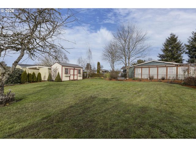 655 Ne BURNETT Rd 9, Mc Minnville, OR 97128