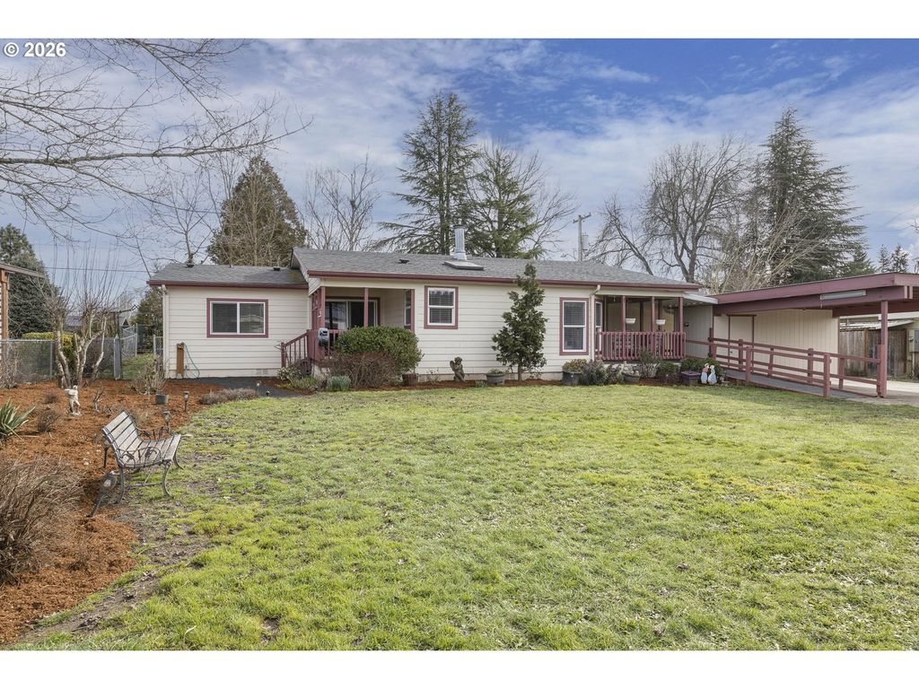 655 Ne BURNETT Rd 9, Mc Minnville, OR 97128
