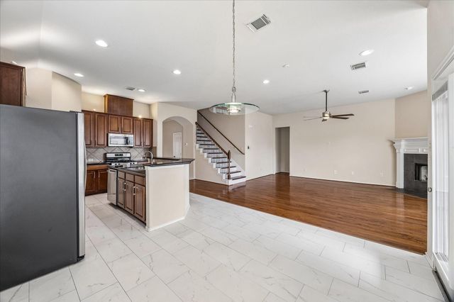 8107 Whisper Point Drive, Houston, TX 77040