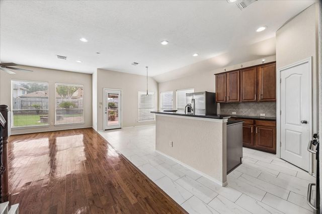 8107 Whisper Point Drive, Houston, TX 77040