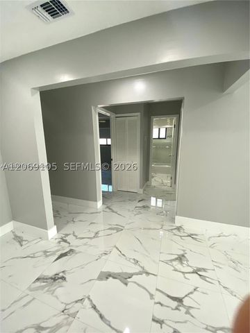 547 E 15th St A, Hialeah, FL 33010