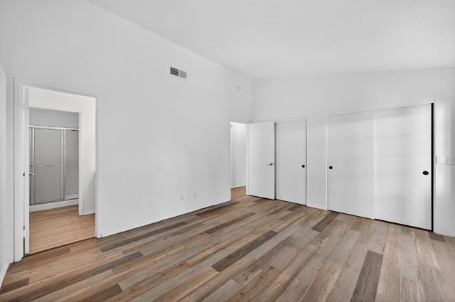 27 Waterfront Ct, Sacramento, CA 95831