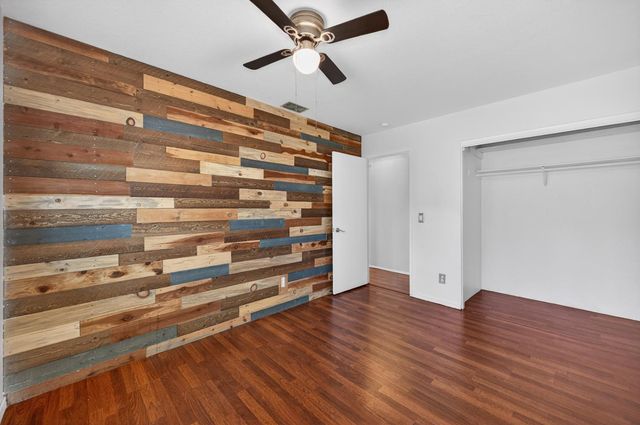 27 Waterfront Ct, Sacramento, CA 95831