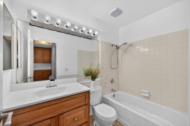 27 Waterfront Ct, Sacramento, CA 95831