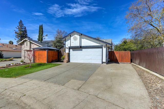 27 Waterfront Ct, Sacramento, CA 95831
